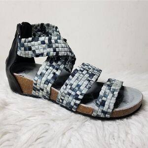 Muk Luk sandals with back zip